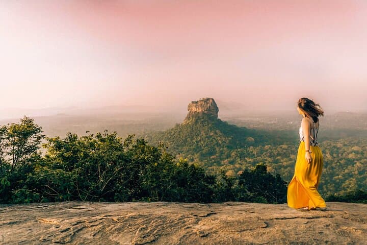 Pidurangala Day Tour from Negombo: Climb Pidurangala Rock & Lunch in Dambulla