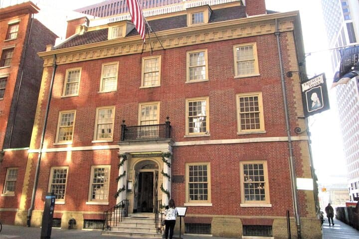 Historic Lower Manhattan & Financial District Private Walking Tour photo 2