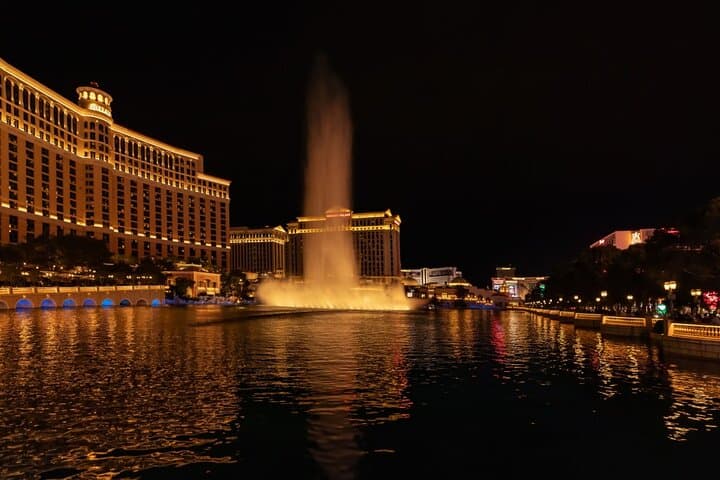 Private Love Story Las Vegas Walking Tour — Bellagio to High Roller photo 2