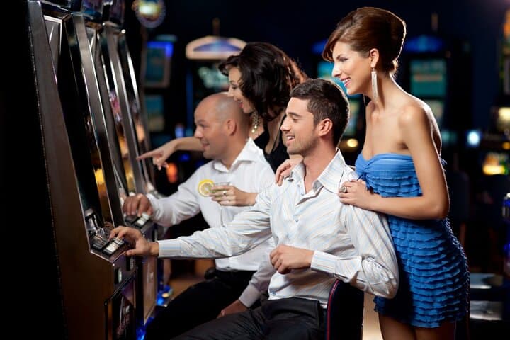 Private Love Story Las Vegas Walking Tour — Bellagio to High Roller photo 5