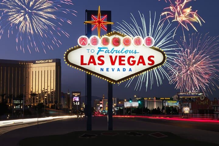 Winter Wonders of Vegas — Private Festive Stroll Along the Strip
