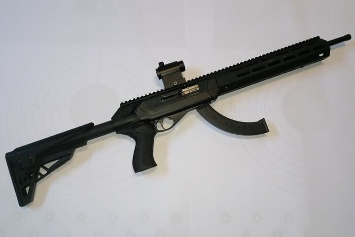 Budapest Hollywood Shooting Experience — Fire Movie Guns Safely photo 5