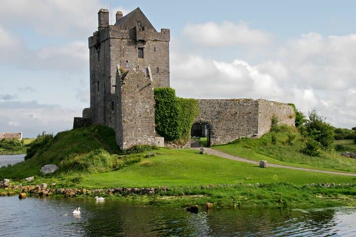 Full-Day Private West Coast Ireland Tour — Cliffs of Moher, The Burren & Doolin photo 4