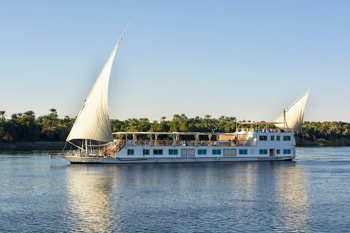 Aswan to Luxor: 2-Night Nile Cruise with Hot-Air Balloon and Ancient Temples photo 3