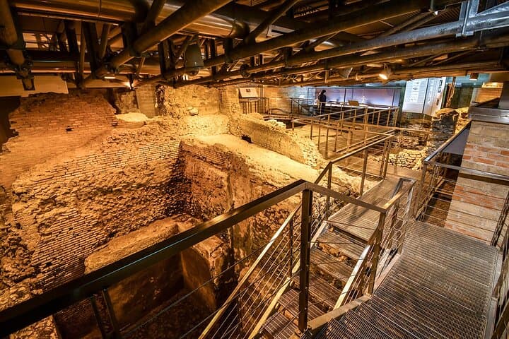 Rome Underground & Piazzas Walking Tour — Pantheon, Trevi, Domitian's Stadium photo 2