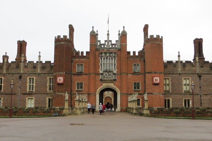 Hampton Court Palace, Stonehenge & Roman Baths: Private Day Tour from London photo 2