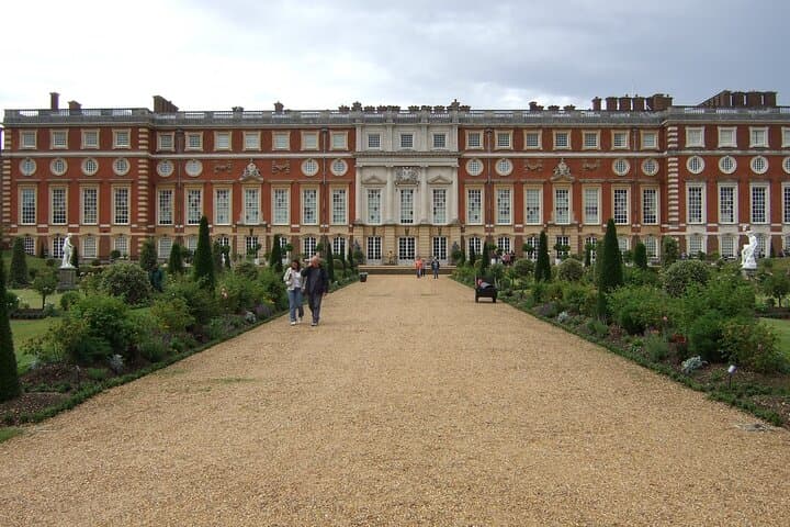 Hampton Court Palace, Stonehenge & Roman Baths: Private Day Tour from London photo 4