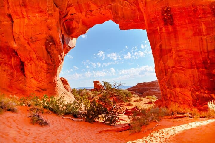 Tackling the Devils Garden Loop: A Guided Adventure in Arches National Park photo 4