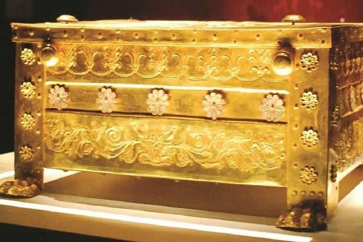 Alexander the Great Private Tour from Athens: Vergina & Pella Day Trip photo 2