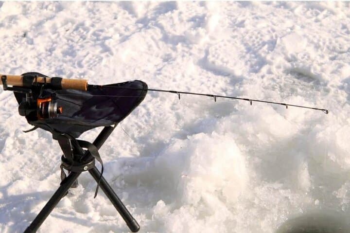 Quebec Guided Ice Fishing: 1-Hour Intro on a Frozen Lake
