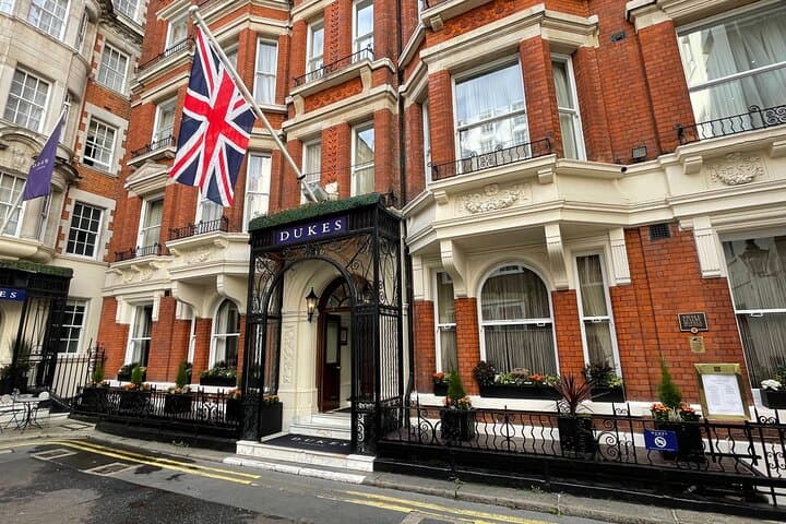 Mayfair Walk: Private Ian Fleming & James Bond Walking Tour in London