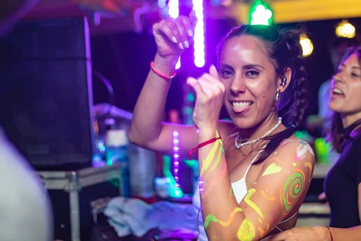 4-Hour Boat Party in Guanabara Bay: Rio's Floating Nightclub photo 2