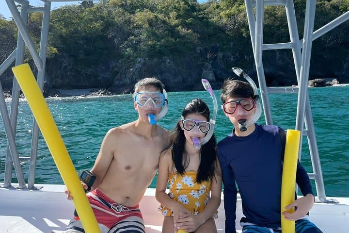 Playa Flamingo Private Snorkeling Tour: Turtles, Rays & Coral Reefs photo 3