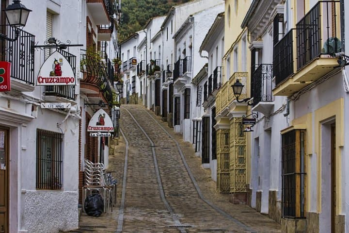 Private Cádiz Day Trip from Málaga — Historic Sights, La Caleta & Food Market photo 2