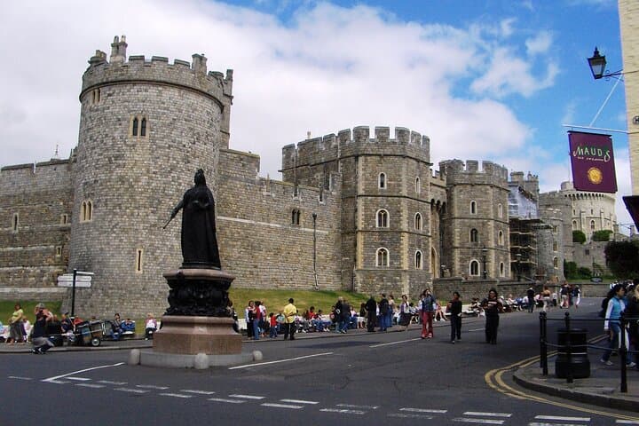 Royal Windsor Castle, Oxford & Cotswold Private Day Tour from London photo 2