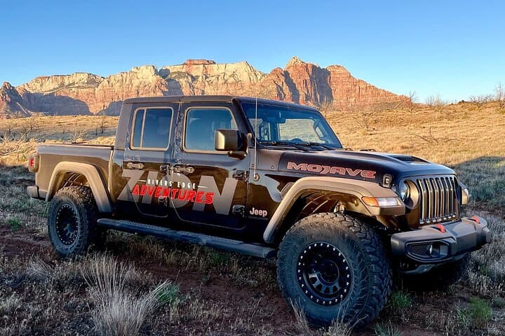 Zion Jeep Tour: Exclusive Cliffside Access to Zion Lava Ridge and West Temple Views