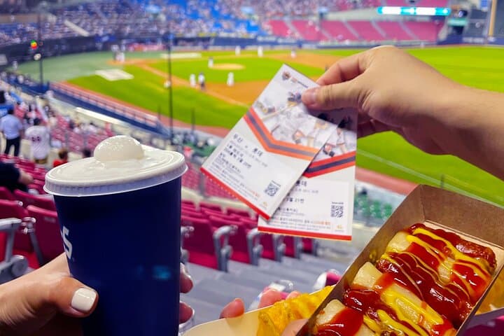 Seoul Game Night: Dinner, Beer and Jamsil Stadium Tickets
