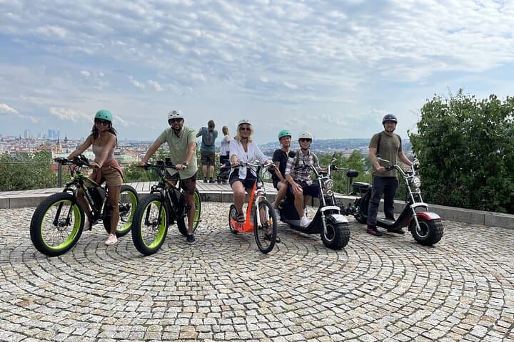 Prague Electric Fat Bike Rentals & Self-Guided Tours — Cobble-Friendly E-Bikes photo 4