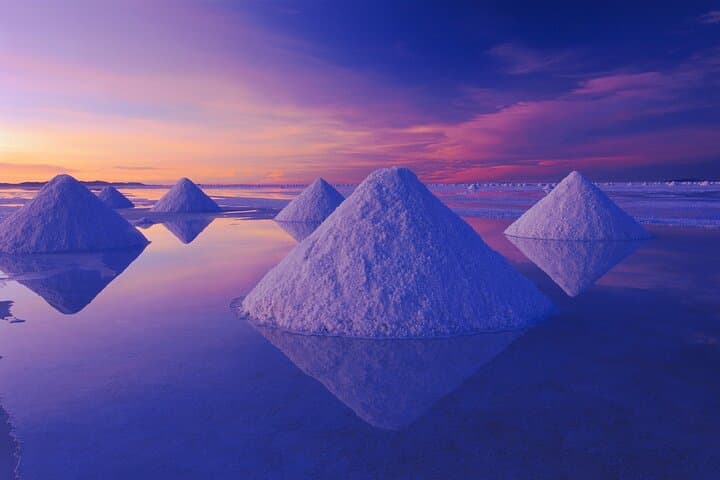 Full-Day Private Salar de Uyuni Tour: Train Cemetery, Incahuasi & Sunset on the Salt Flats photo 3