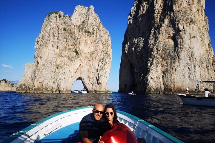 Capri by Sea: Private 3‑Hour Boat Tour with Pizza, Beer & Swim photo 2