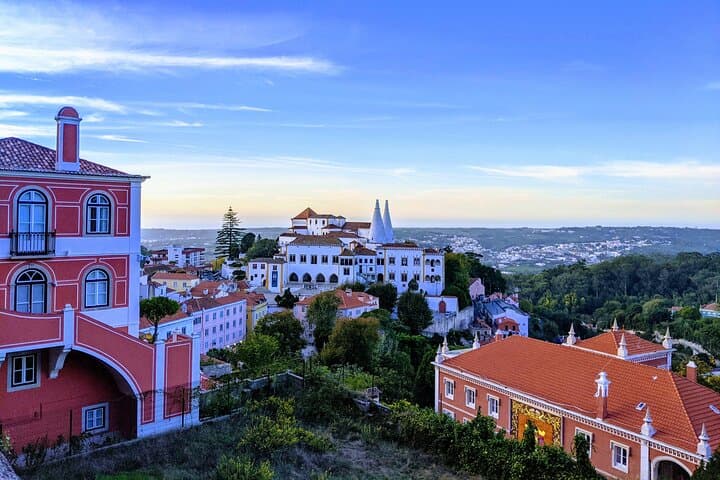 Private 90-Minute Sintra Guided Tour — Pena Palace, Moorish Castle & Pena Park photo 3