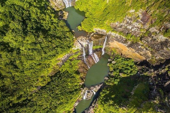 Hike Tamarind Falls (Les 7 Cascades), Mauritius — Half-Day Waterfall Trek