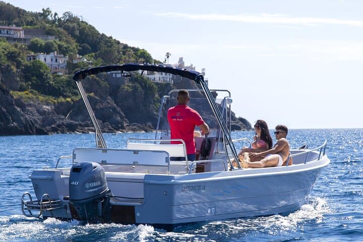 Private Ischia Island Boat Excursion: Sant'Angelo, Thermal Springs & Snorkel photo 2