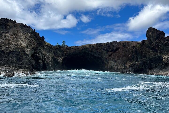 Motu Nui Snorkel & Boat Tour — Tangata Manu History and Coral Encounters on Rapa Nui