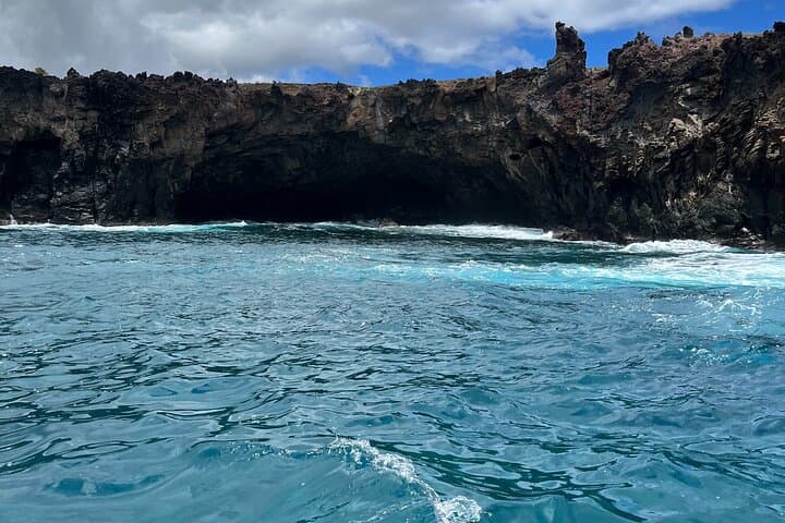 Motu Nui Snorkel & Boat Tour — Tangata Manu History and Coral Encounters on Rapa Nui photo 2