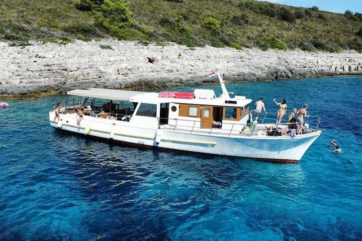 Half-Day Private Boat Tour from Hvar to Pakleni Islands, Red Rocks & Palmižana Lunch photo 4
