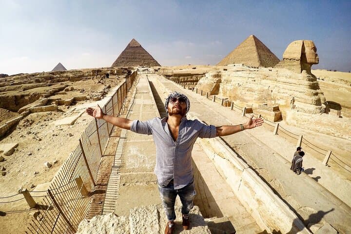 Private Giza Day Tour: Pyramids, Sphinx, Saqqara & Memphis with Lunch photo 2