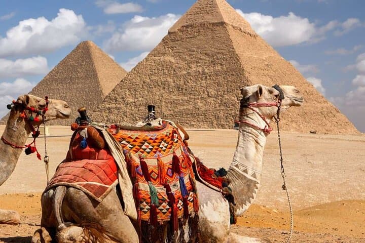 Private Giza Day Tour: Pyramids, Sphinx, Saqqara & Memphis with Lunch photo 3