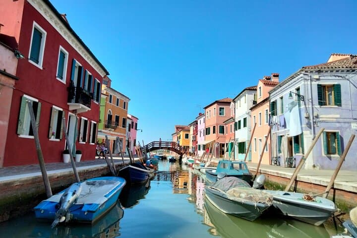Murano Glass and Burano Lace Tour from Venice: Boat Cruise, Workshop & Village Walk