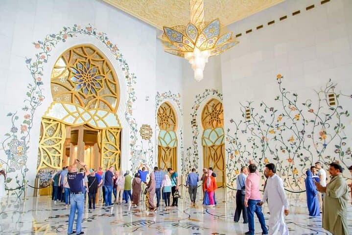 Full-Day Private Abu Dhabi City Tour from Dubai — Sheikh Zayed, Corniche & Heritage photo 3