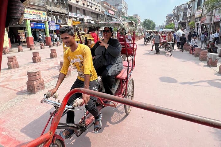 Old and New Delhi: Full-Day Private Tour of Monuments, Markets & Rickshaw Rides photo 4