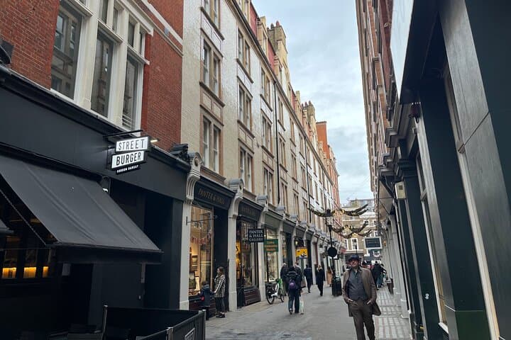 Harry Potter Walking Tour London (Spanish) — Diagon Alley, Trafalgar & Film Locations photo 3