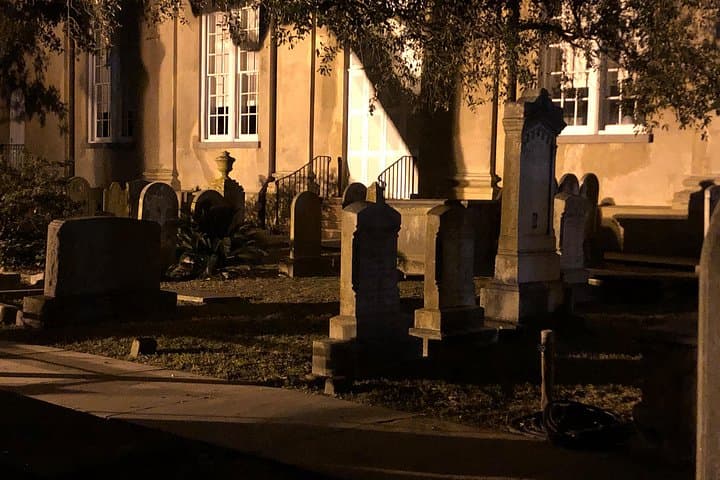 charleston-ghost-walking-tour-city-of-the-dead-adam-miles photo 3