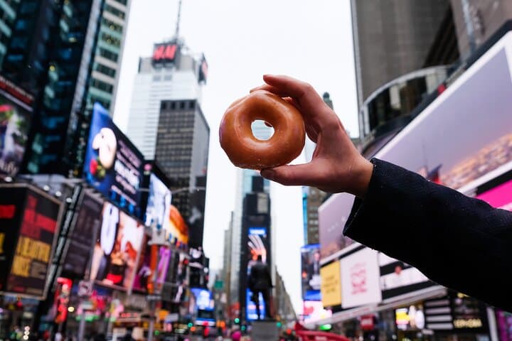 Times Square Donut Walking Tour: Rockefeller Center Bombolone & Brioche Stops