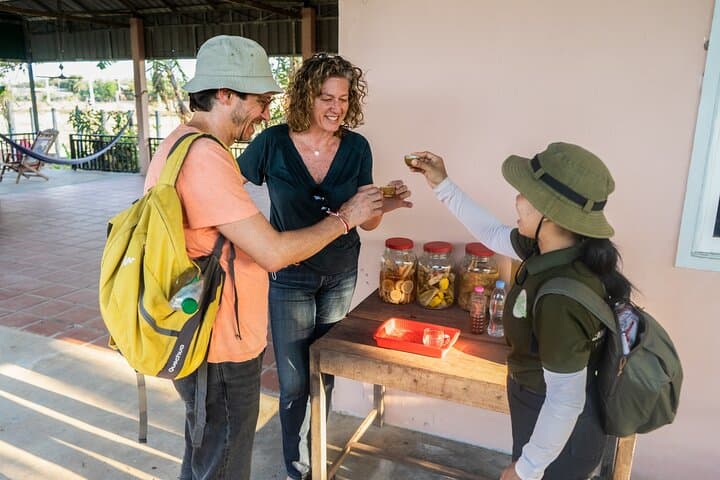 Sunset Jeep Tour in Siem Reap Countryside: Village Visits, Rice-Field Views & Drinks photo 4