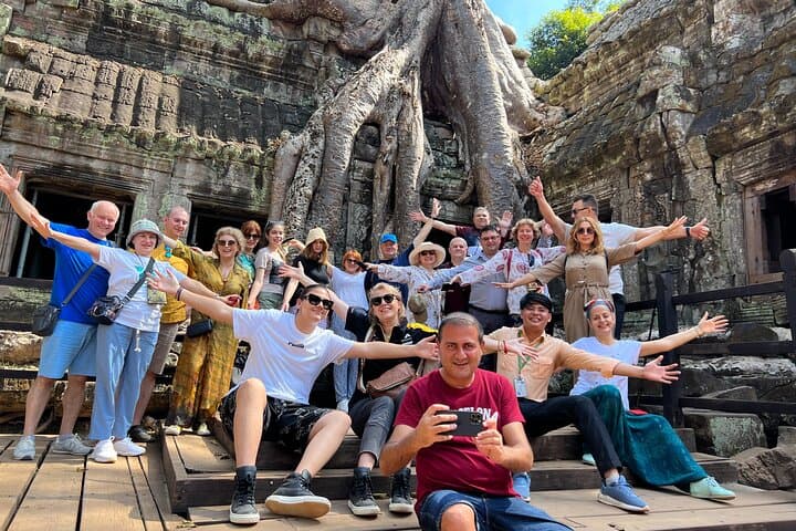 Angkor Wat Small-Group Tour: Bayon, Ta Prohm and Sunset at Phnom Bakheng with Lunch photo 3