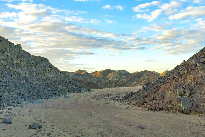 Hurghada Sunset Desert Experience — Canyon, Oasis & Stargazing photo 4