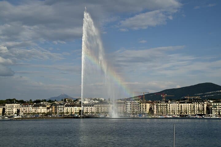 Geneva to Yvoire: Full-Day City Tour, Jet d’Eau & Old Town Mini-Train photo 3