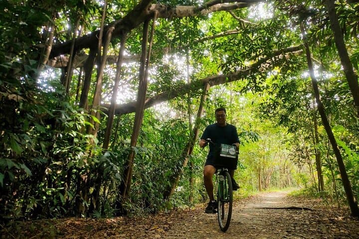 Bangkok Oasis Bike Tour: Explore Bang Krachao's Green Lung by Bicycle