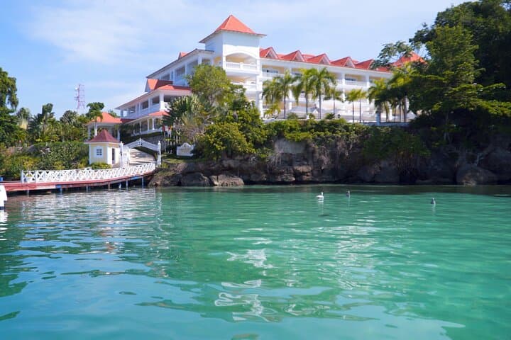 Samana Bay Whale Watching and Cayo Levantado Day Cruise photo 2