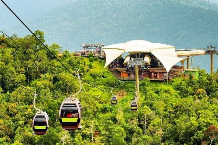 Langkawi SkyCab & SkyBridge Private Tour: Mt. Machinchang Cable Car Experience