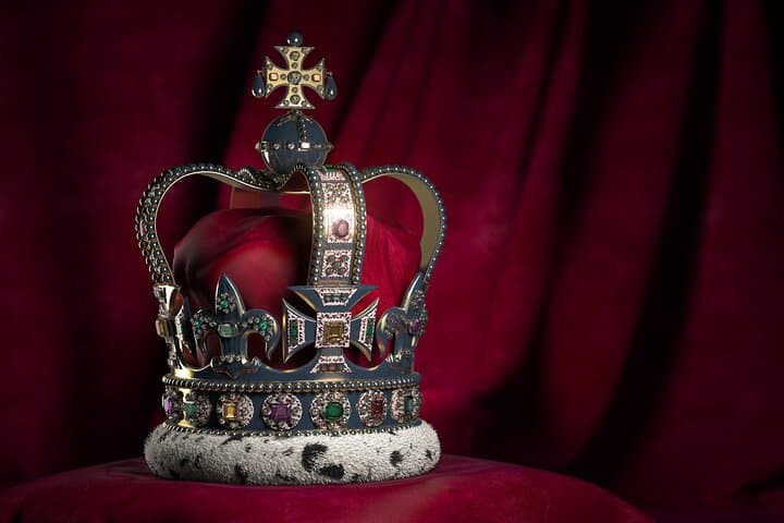 early-access-tower-of-london-crown-jewels-beefeater-opening-ceremony photo 3