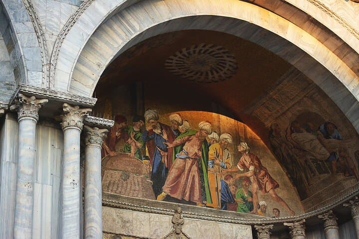 Venice Highlights: Doge's Palace, St. Mark's Basilica & Gondola Ride photo 6