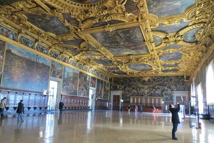 Venice Highlights: Doge's Palace, St. Mark's Basilica & Gondola Ride photo 5