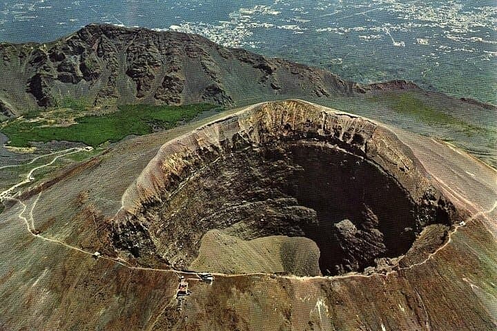 Half-Day Vesuvius Summit Hike from Naples — Drive, Crater Rim & Bay Views photo 5