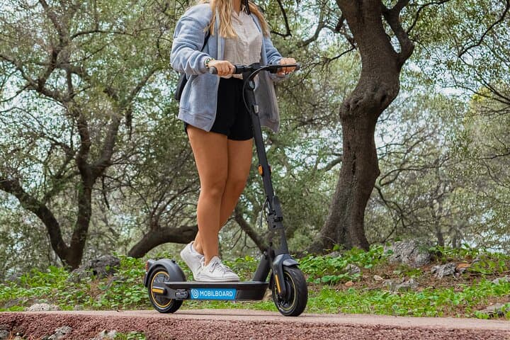 Explore Nice by Electric Scooter: Promenade to Castle Hill in 1 Hour photo 5
